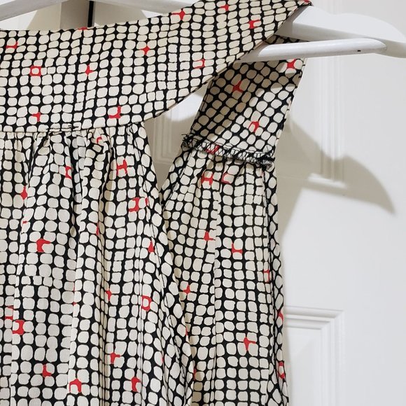 Everly Silky Tank Top - Picture 4 of 4